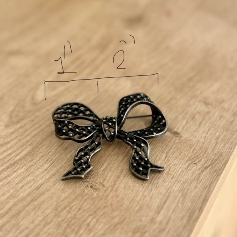 Vintage coquette bow brooch